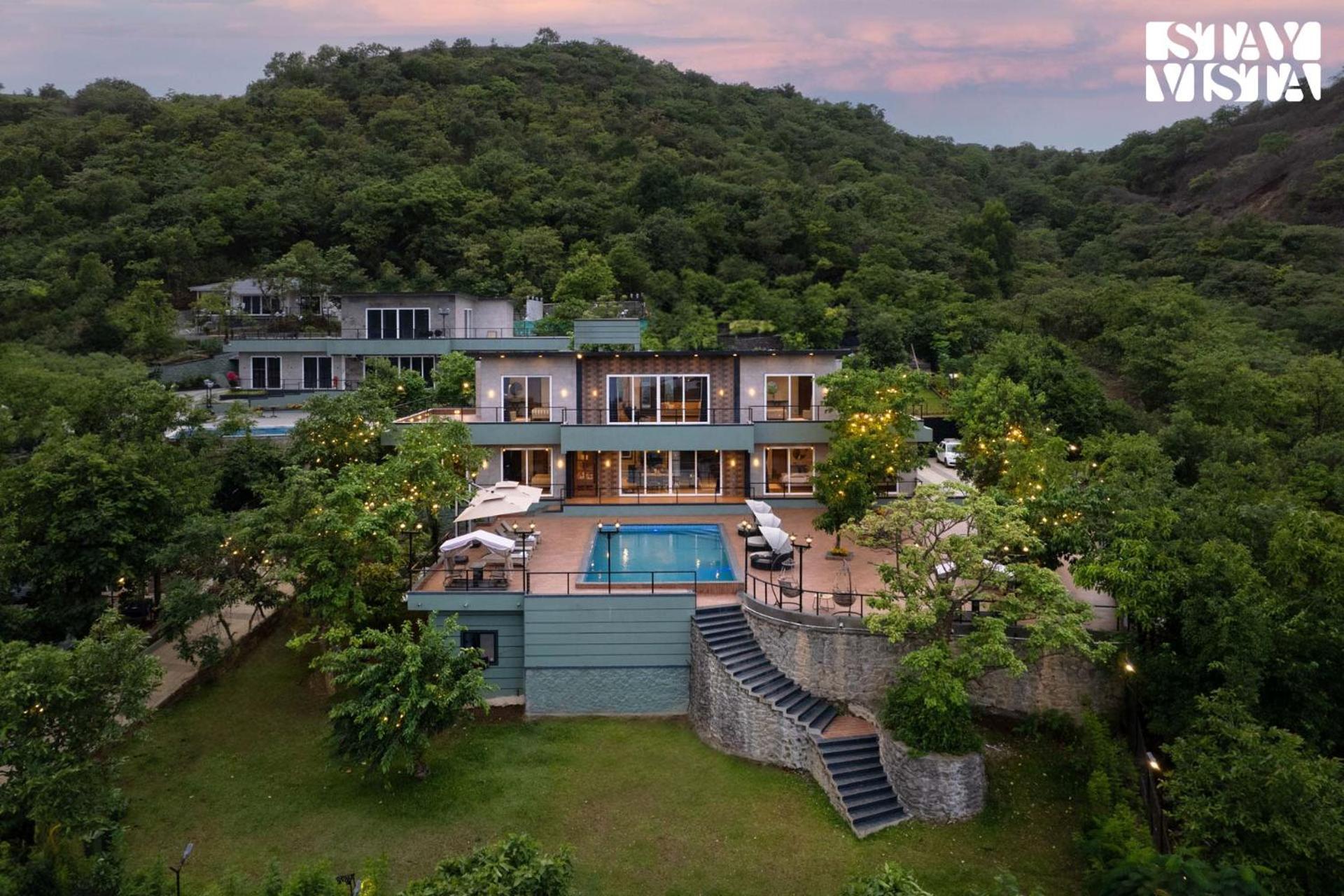 Stayvista At La Nirvana With Pool, Music Speaker & Indoor-Outdoor Game Lonavala Εξωτερικό φωτογραφία